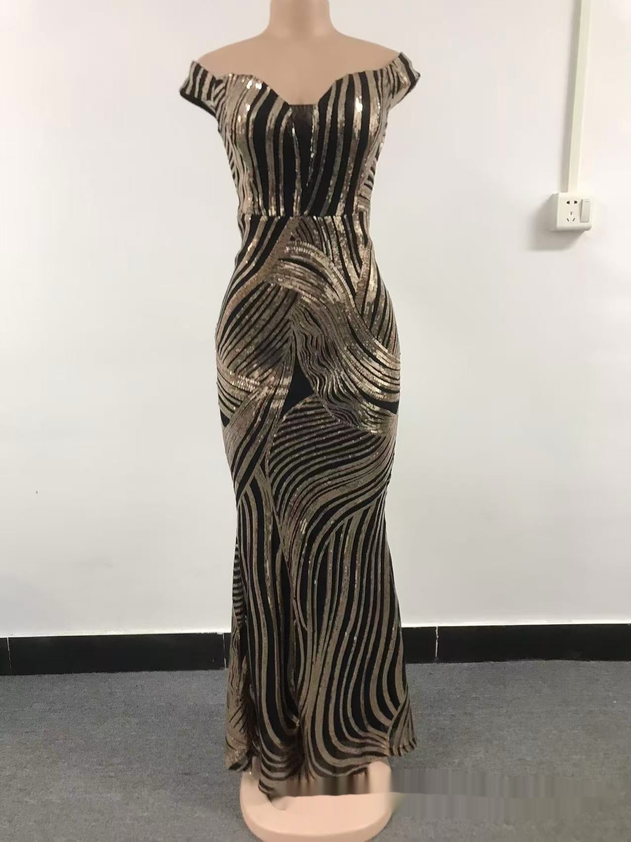 Women's Fashion Off-shoulder Mesh Slim Fit Dress